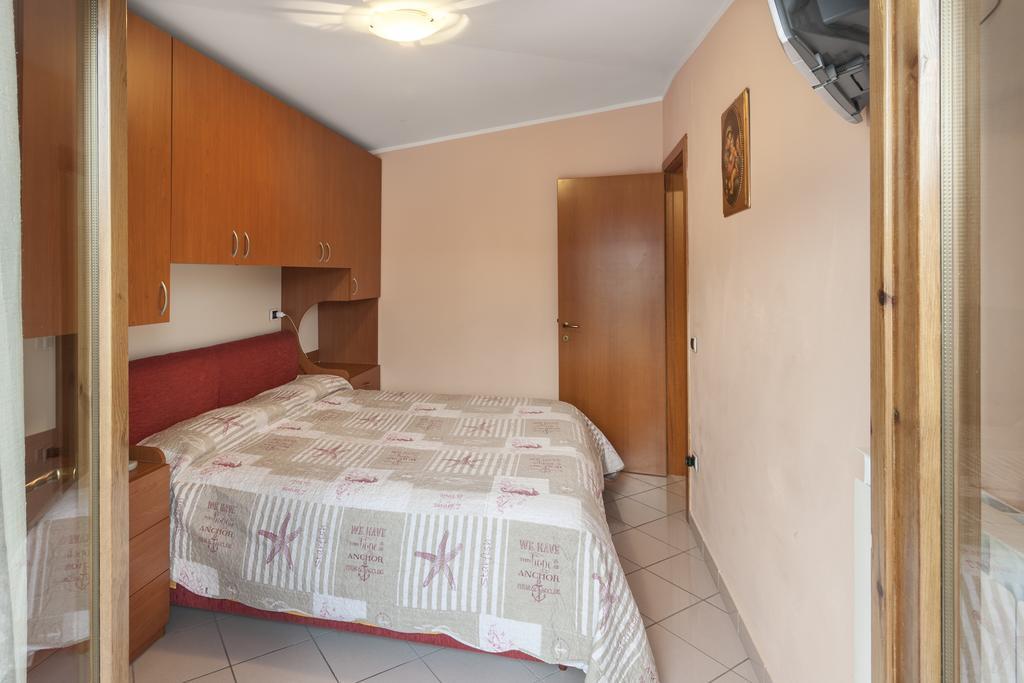 Palazzo Giallo Alba Adriatica Zewnętrze zdjęcie